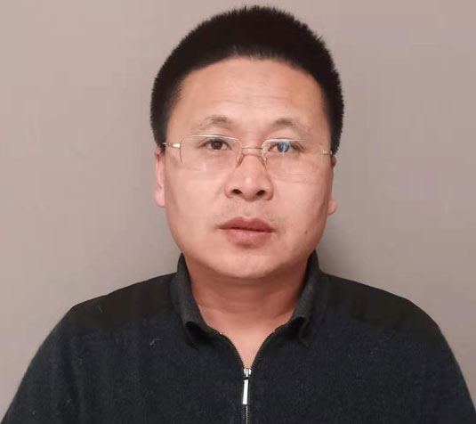 內(nèi)蒙古自治區(qū)烏蘭浩特市曹忠誠